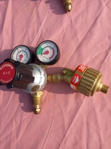 MUREX SAFFIRE SERIES 1 Acetylene A-1-5 regulator with flashback arrestor - USED - Picture 1 of 4