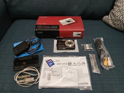 Cámara digital y tarjeta SD Casio Exilim Ex-Z600 6,0 megapíxeles como nueva sin usar, en caja Foto 1 de 4