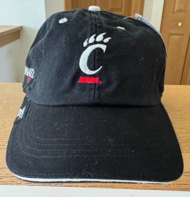 Gorra de golf Cincinnati Bearcats Ahead ajuste extremo para hombre OSFA NUEVA CON ETIQUETAS negra NCAA Foto 1 de 4