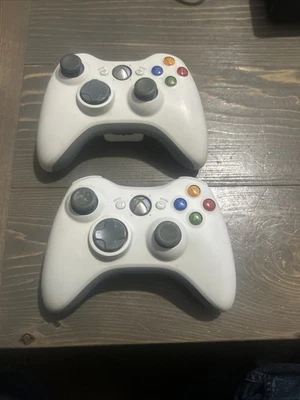Mando Inalámbrico Microsoft Xbox 360 Blanco Sin Cubierta de Batería Sin Probar Como Está Foto 1 de 4