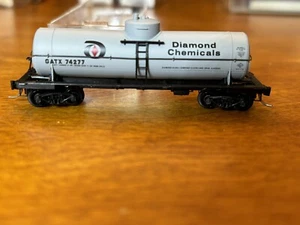 Micro Trains Spur N 39' Single Dome Tanker Diamond Chemicals GATX #74277 - Bild 1 von 7