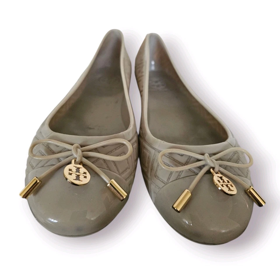 Pajarita Tory Burch Jelly Taupe Logo Dorado Acentos Goma Ballet Planas Talla 6M Foto 1 de 4