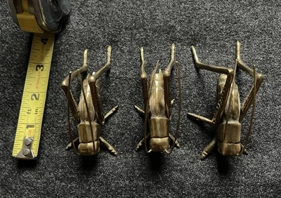 De colección Saltapapeles Latón (3) Insecto Grillo Estatuilla Insecto Hecho en Corea Pisapapeles Foto 1 de 2