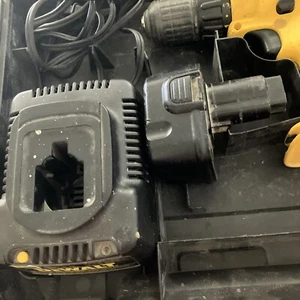dewalt drill set 12volt - Picture 1 of 4