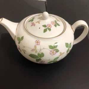 Tetera Wedgwood Wild Strawberry L 1200 ml sin usar de Japón - Imagen 1 de 5