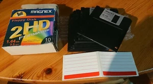 floppy disk 3.5 MAGNEX RETROCOMPUTER AMIGA PC dischetti commodore retrogaming - Afbeelding 1 van 2