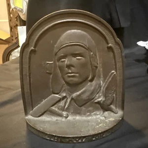 1929 DATED "THE AVIATOR" CHARLES LINDBERGH IRON BOOKEND WITH BRONZE FINISH - Picture 1 of 6