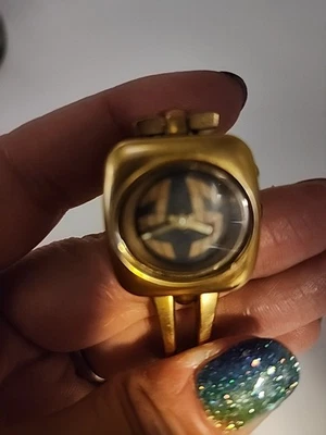 Женские винтажные золотые часы Fossil Big Tic BG-1031.  - Изображение 1 из 4