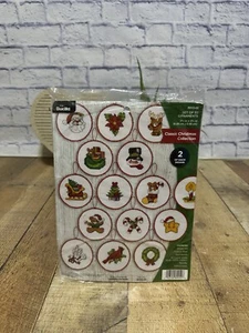 Plaid Bucilla Counted Cross Stitch "Classic Christmas Collection" Ornament Kit - Bild 1 von 6