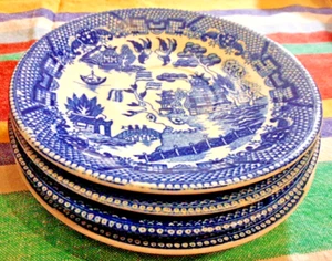 4 Japanese Saucers Blue Willow Design - Picture 1 of 7