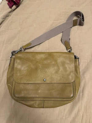Bolso Mensajero Shinola Canfield Cuero Grano Natural Relajado Foto 1 de 4