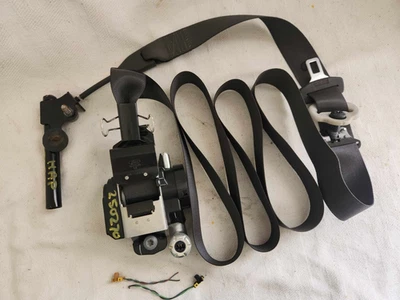 2015 Ford Fusion Titanium FRONT DRIVER'S side seat belt retractor; trim code MW - Image 1 of 4