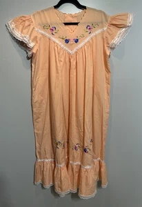 Vintage Dress From Haiti Women’s No Size Medium?? Peach Lace Floral Embroidery - Picture 1 of 6