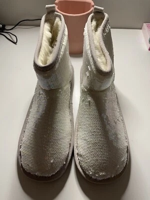 Zapatilla bota forrada de piel rosa Victoria's Secret blanca brillante talla L (9-10) *RARA* Foto 1 de 4