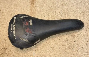 Below Serfas bestickter Rennsattel - rau aber brauchbar  - Bild 1 von 6