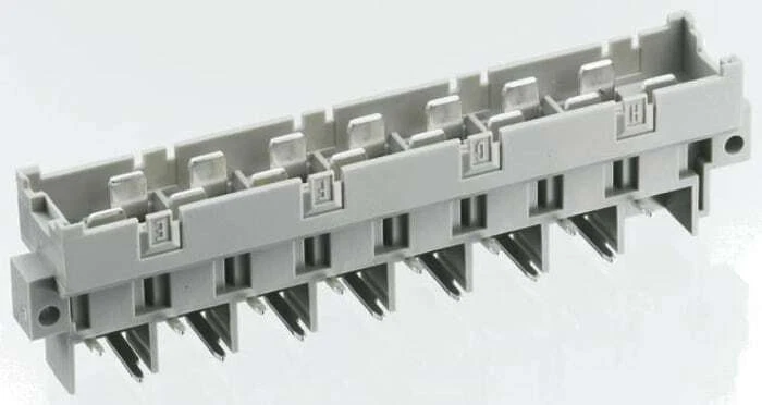 RS Pro DIN-41612 CONNECTOR SOCKET 15-Way, 10.16mm Pitch, Straight, Through Hole - Image 1 of 1