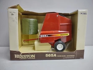 Hesston by Massey Ferguson 565A Round Baler, Ertl - Picture 1 of 5