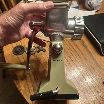 Molinillo de carne Rival Grind-o-Mat base vacía cosecha oro 3 hojas de colección Foto 1 de 4