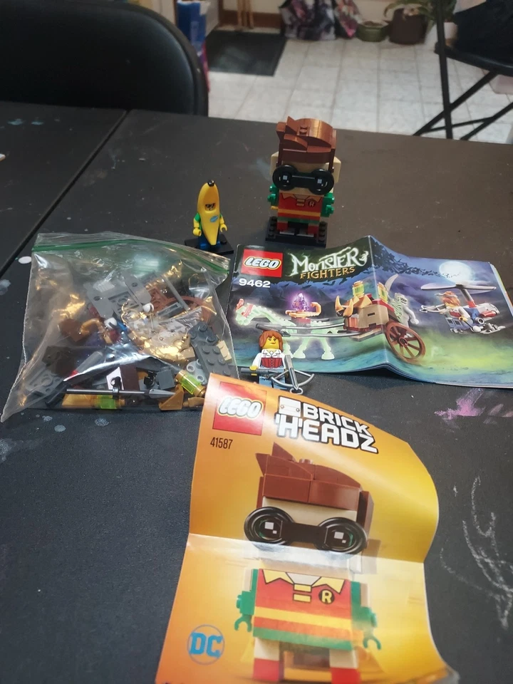 LEGO Series 16 Collectible Minifigures 71013 - Banana Guy 9462 41587 Lot - Image 1 of 4