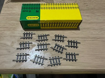 Minitrix  14916 Curved Track, radius 1, 6 degrees in box x 11 pieces  - Image 1 of 2