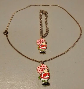 STRAWBERRY SHORTCAKE VINTAGE JEWELRY LOT NECKLACE & BRACELET - Picture 1 of 1