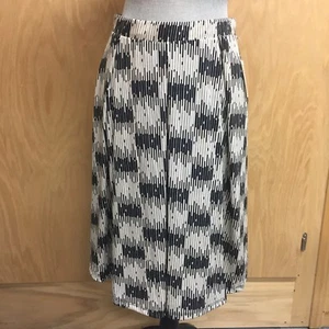 LuLaRoe Madison Skirt Medium Piano Key Print Black Beige Pockets NWT New (A224) - Picture 1 of 6