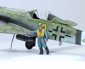 PreSale 1:48 Pro-Painted German Luftwaffe Fighter Pilot WW2 #6 - Picture 1 of 5