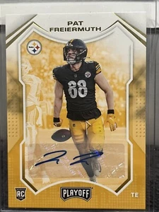 Pat Freiermuth 2021 Panini PLAYOFF Steelers Rookie Auto #217 Gold Parallel - Imagen 1 de 2