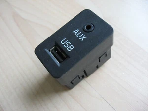 Volvo VNL 21092209 USB AUX Dashboard Plugin Module Insert #M266KB - Picture 1 of 6