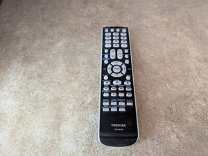 REPRODUCTOR DE VCR/DVD ORIGINAL TOSHIBA SE-R0180 OEM CONTROL REMOTO W1-4 (81) - Imagen 1 de 4