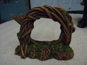 FISH AQUARIUM DECORATION RESIN WOOD CIRCLE PLANT ^ - Picture 1 of 4