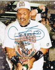CECIL FIELDER  NEW YORK YANKEES   ACTION SIGNED 8x10