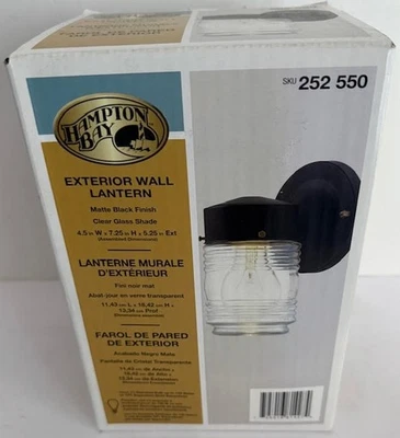 NOVA Lanterna de Parede Exterior Hampton Bay -Preta -Vidro Transparente 252 550 - Imagem 1 de 2