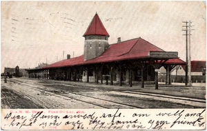 Chicago & North Western Railroad Depot Fond Du Lac Wisconsin 1906 Postcard - Picture 1 of 2