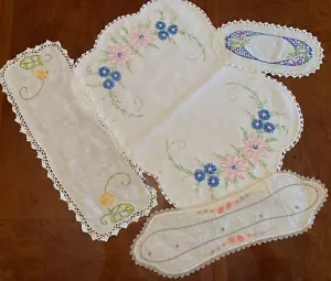 Juego de 4 tapetes bordados a mano vintage del viejo mundo varios tamaños/patrones - Imagen 1 de 11