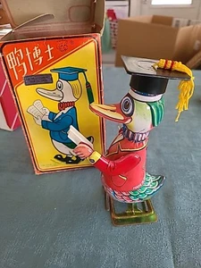 VTG. TEACHER DUCK TOY - Picture 1 of 14