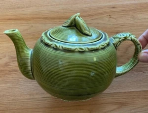 Vintage green glazed Teapot Made In Japan- 5 inches high - Picture 1 of 3