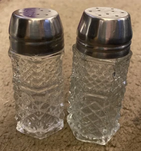 Vintage Anchor Hocking Wexford Salt and Pepper Set - Picture 1 of 4