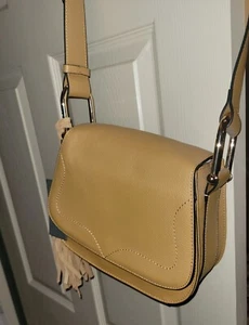 Bolso bandolera Vince Camuto Tal con solapa caramelo bronceado cuero guijarros NUEVO - Imagen 1 de 4