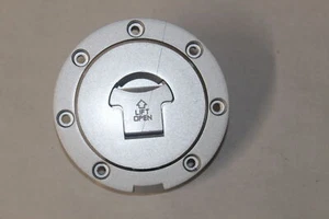 1999-2004 HONDA CBR600 CBR 600 NON OEM IGNITION FUEL CAP COVER - Picture 1 of 3