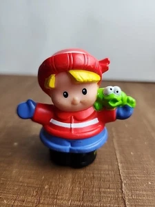 Fisher Price Little People Navidad Vacaciones Invierno Niño Eddie Sombrero Rojo 2009 - Imagen 1 de 10
