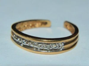 Solid 10k Yellow Gold with 3 diamonds single Pierced Earring o.7 gram - Picture 1 of 4