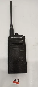 Motorola UHF RDU4100 10CH Two Way Radio RU4100BKN9BA Same As Picutres - Zdjęcie 1 z 9