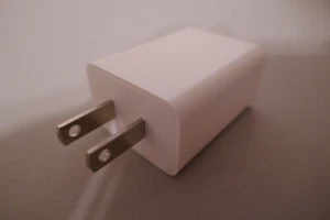 Ashley USB fast charger - Photo 1 sur 4