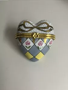 Heart Shaped Trinket Box Hinged Porcelain Hand Painted Gold Bow Flowers - Picture 1 of 4