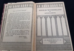 Alice's Adventures in Wonderland Classic Book - Preowned - Imagen 1 de 3
