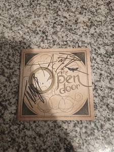 Evanescence ~ Autographed "The Open Door" cd Covers Only - Picture 1 of 9