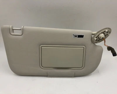 Оригинальный солнцезащитный козырек для пассажира Ford Escape 2013–2019 годов выпуска с подсветкой цвета слоновой кости D02B23026 - Изображение 1 из 4