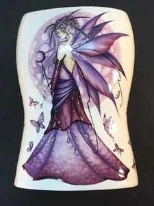 Große Feenmädchen im Kleid Hexe Elfe Vase Künstlerin Jessica Galbreth Schmetterling lila - Bild 1 von 4