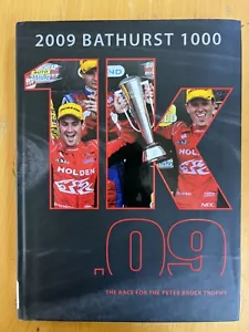 2009 Bathurst 1000 1K.09 Book Brock Trophy Andrew Clarke Jacob Black HCDJ Exlib - Foto 1 di 9